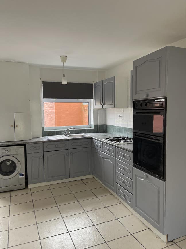  3  Bedroom  House  -  Upper  Park  -  CV3 Main Photo