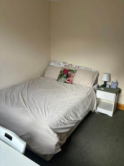 Spacious Double Room in North London Main Photo