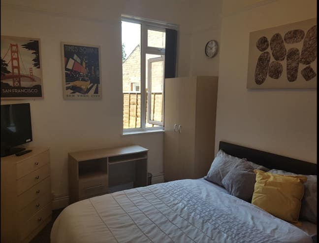 Furnished ensuite room in friendly houseshare Main Photo