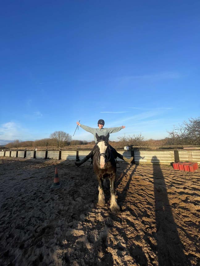 Looking for a house share/ my own place  Main Photo