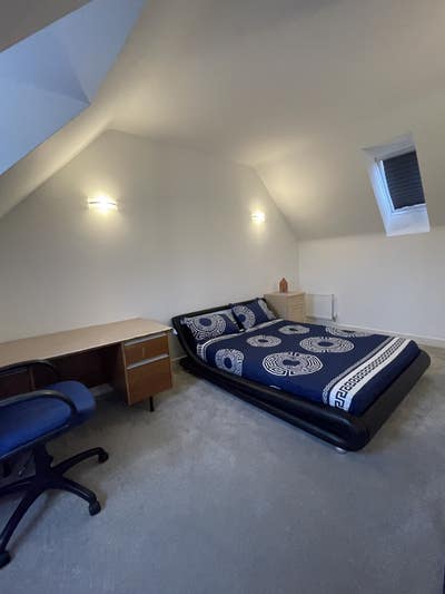 Large & Spacious Room in a Quiet Neighborhood Main Photo