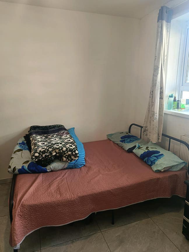 Room Sharing  available  for  male preferred Main Photo