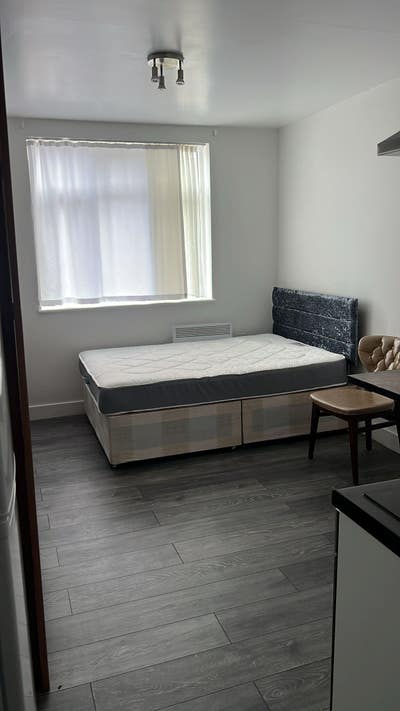 Lovely Studio in Turnpike Lane Ready to Go Main Photo