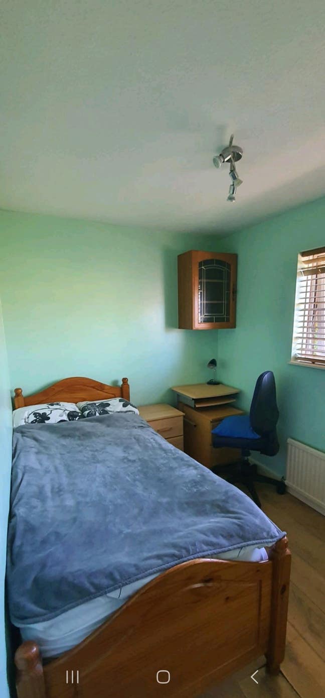 Single room in quite location  Main Photo