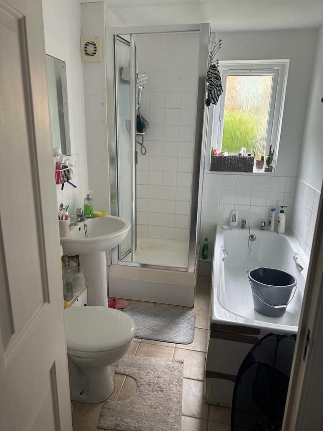 Friendly Room Share - open minded atmosphere Main Photo