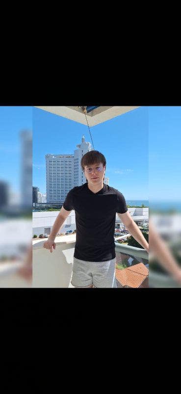 Couple looking for a flat or shared house Main Photo