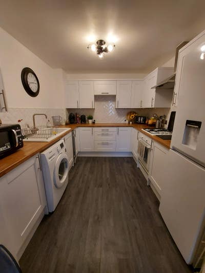 Modern Double **Thames View** Main Photo