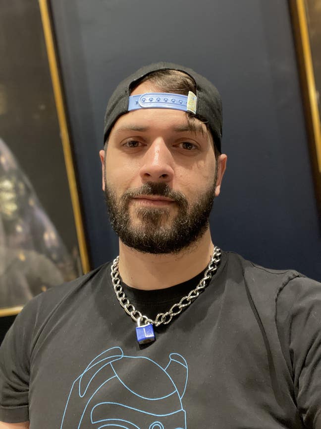 Looking for a room Main Photo