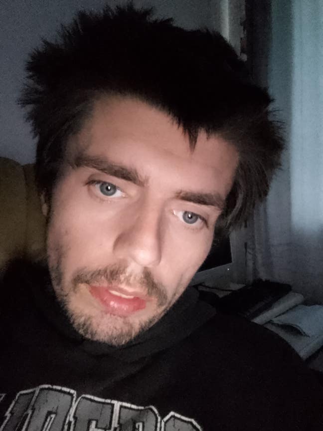 26 year old Male seeks a single or double room Main Photo