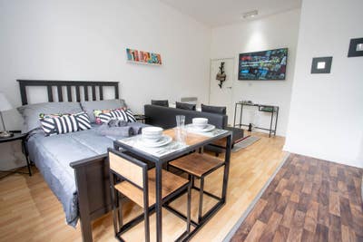 High Spec 1 Bed Flat - Available Now - Bills Inc Main Photo