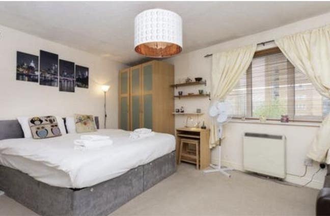 Bright and Spacious Room Available Now Main Photo
