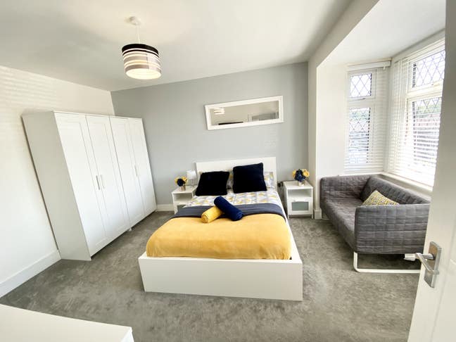 🤩Large High Spec Ensuite Room🌟with Lots of Storage Main Photo