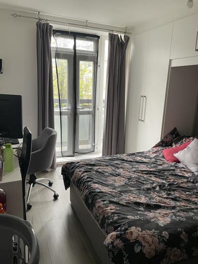 Spacious double with ensuite and balcony Main Photo