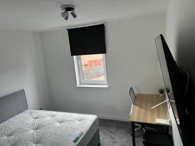 ** Double room all bills same day move in ** Main Photo
