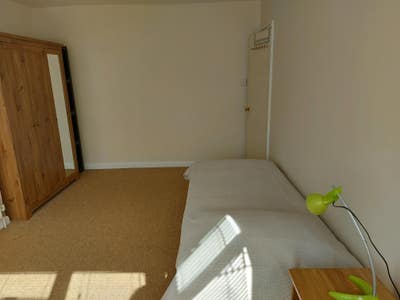 Newly refurbished room to rent Main Photo