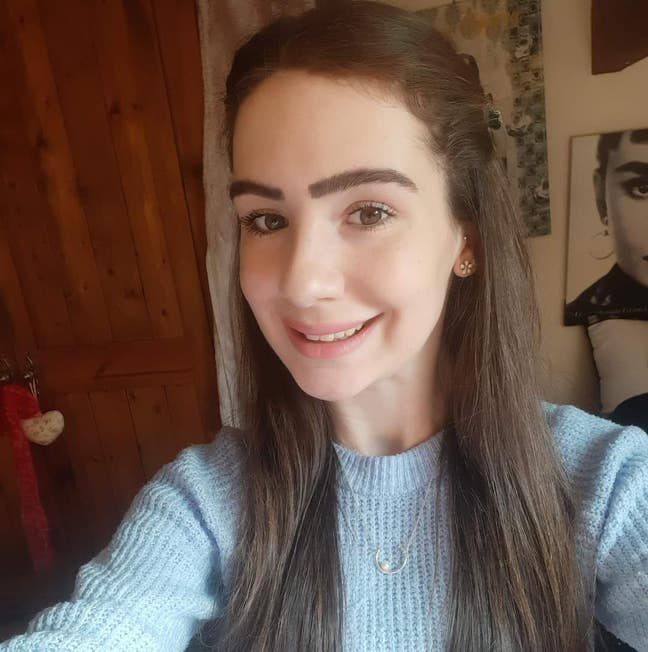 I am a professional female aged 28. I am look... Main Photo