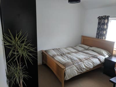 Mon-Friday Room in shared house. Live in landlord. Main Photo