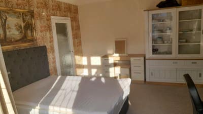 Downstairs front bedroom available Main Photo