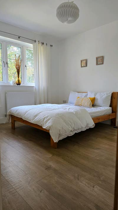 *Bills included* Double room, gated road, garden,  Main Photo