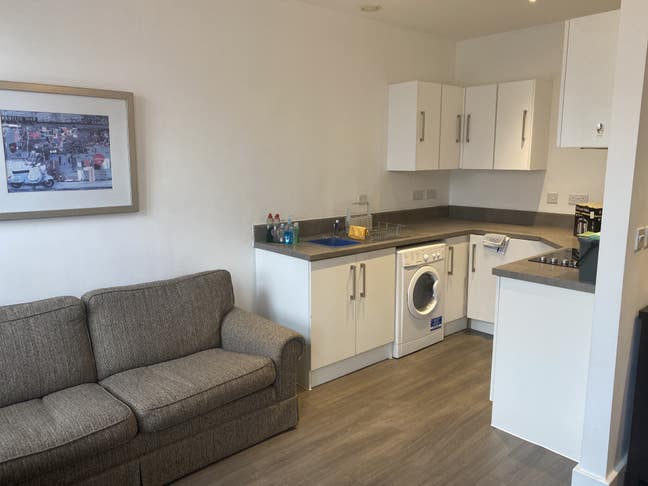 Furnished Studio Flat close to Thatcham Lakes Main Photo