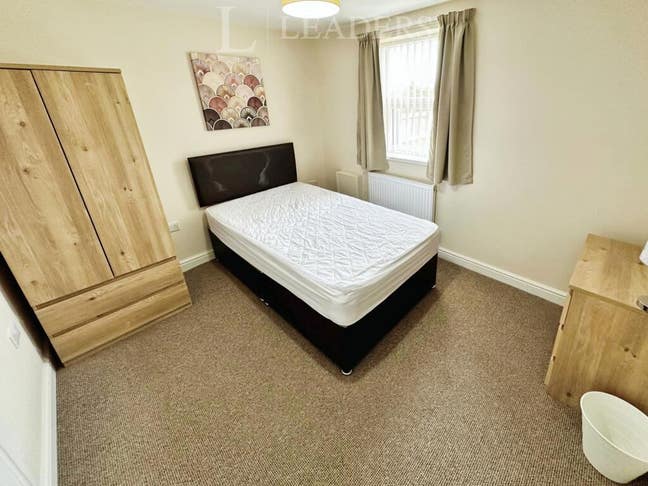 Ensuite Room Available to Let Main Photo