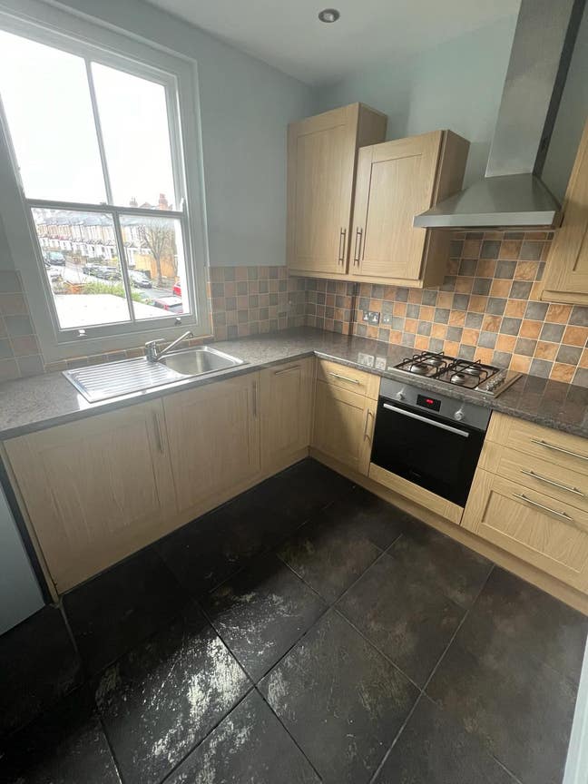 Beautiful 2 Bedroom Flat  Main Photo