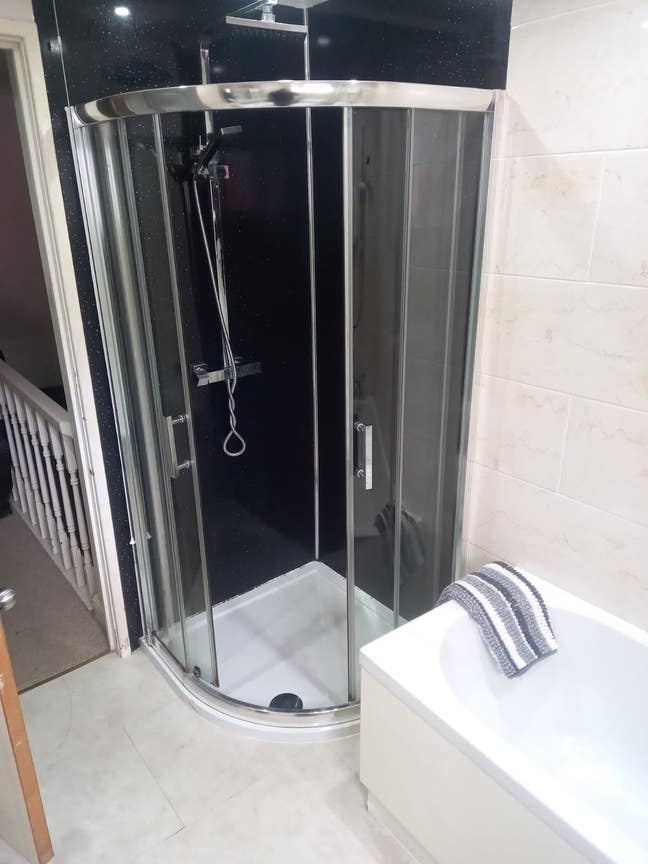 Spacious double room in central shared house Main Photo