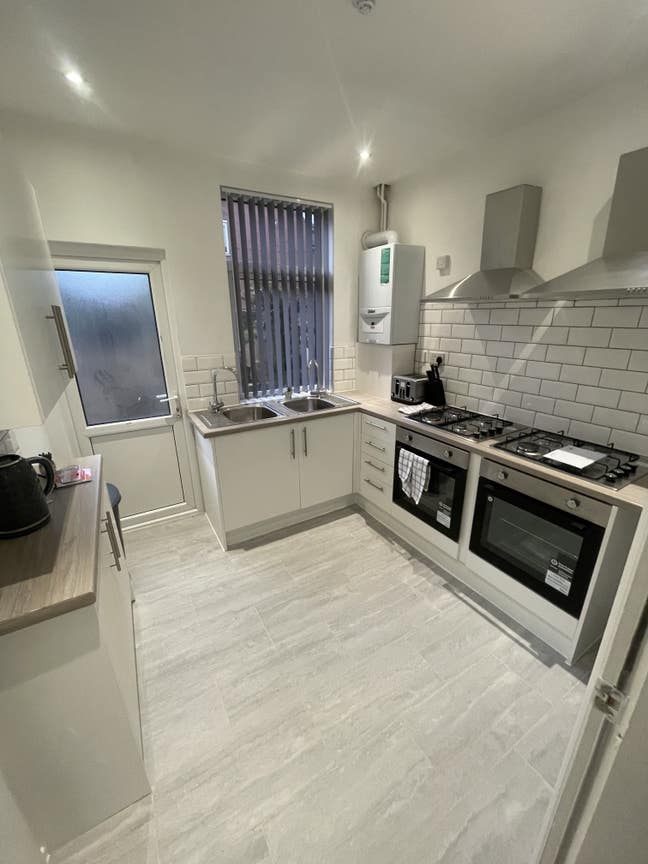 🚨 No Deposit & En Suite Rooms🚨 Main Photo