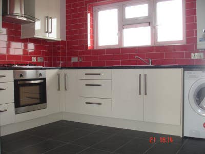 Huge Double & Master Rooms Available to Rent!!!!! Main Photo