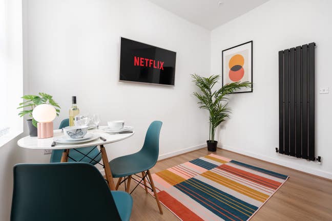 Perfect Modern 4 bedroom House in Liverpool  Main Photo