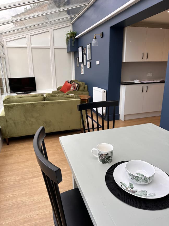 Designer double room, 5 min walk to town  Main Photo