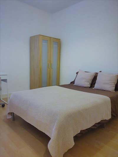 Spacious Double Room Available – CV2 Area Main Photo