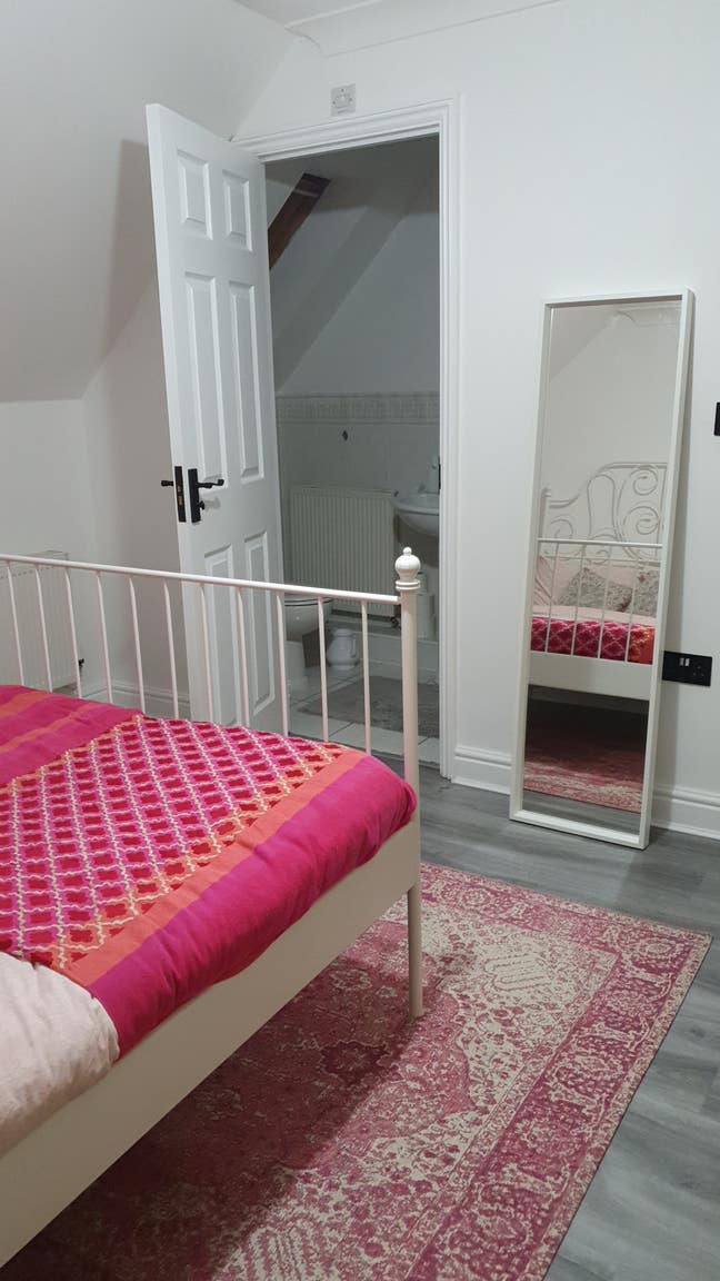 En-suite room - Hampton Hargate Main Photo