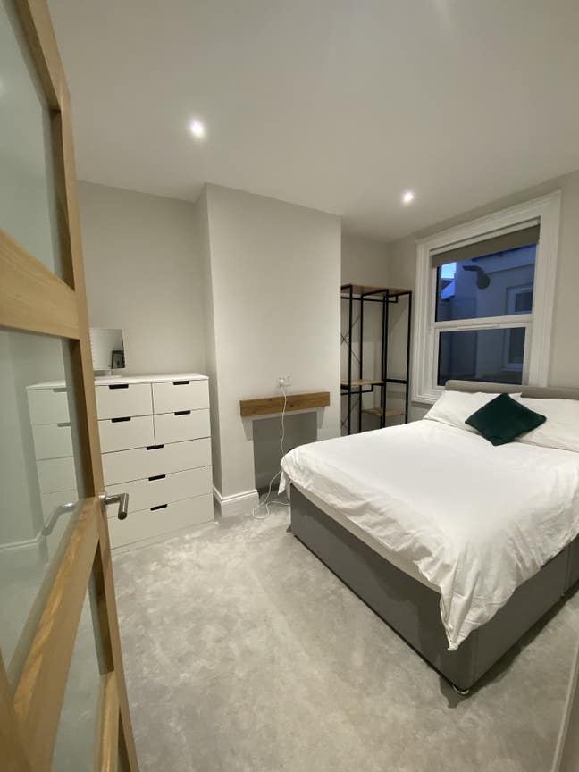 Double room in 2 bed flat (all bills inc, garden) Main Photo
