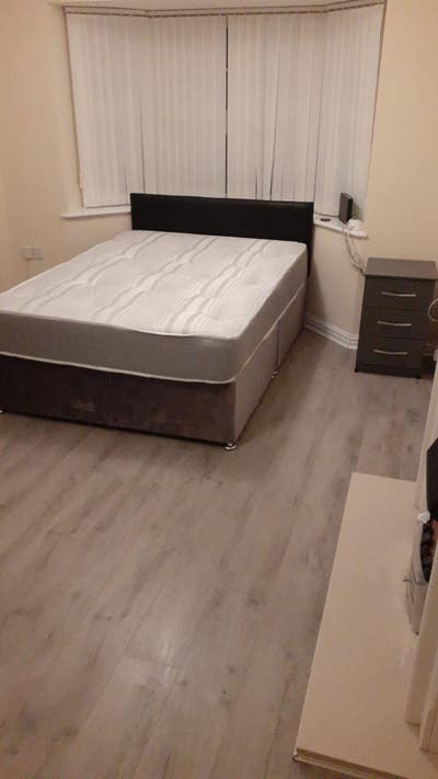 Double room Ensuite Modern Supported Accommodation Main Photo