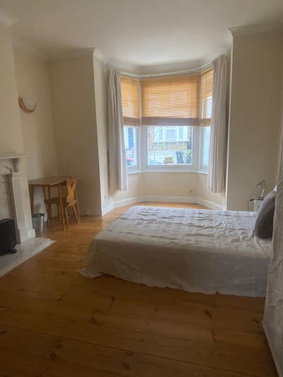 Large sunny  double room  garden Stoke Newington Main Photo