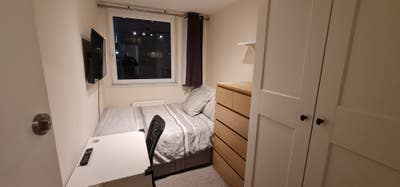 Little Venice TV room Main Photo