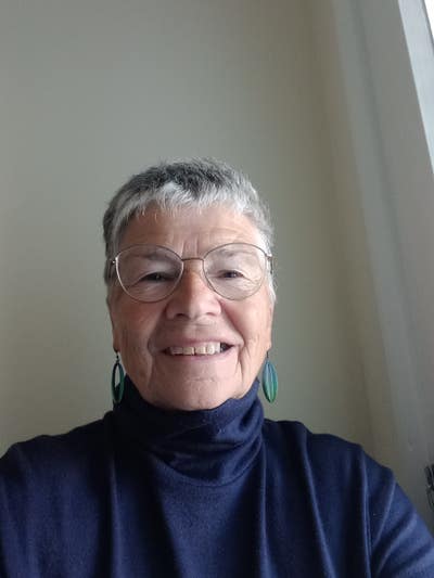 Quiet room on or close to sea front Main Photo