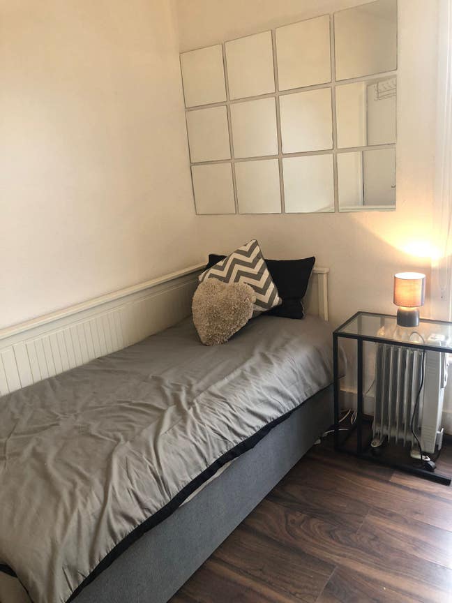 Lovely double room available in SW8 Main Photo