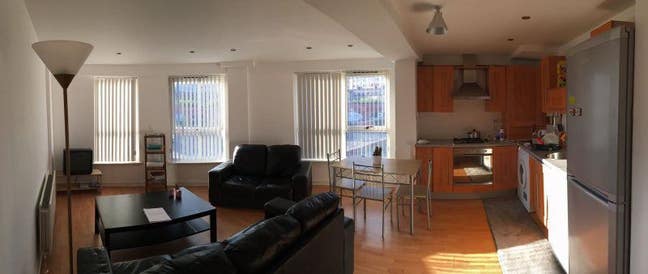 Double Bedroom w. Ensuite Shower Room-City Centre Main Photo