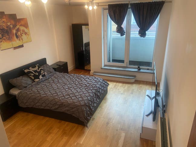 King Size Bedroom With a Private Balcony Main Photo
