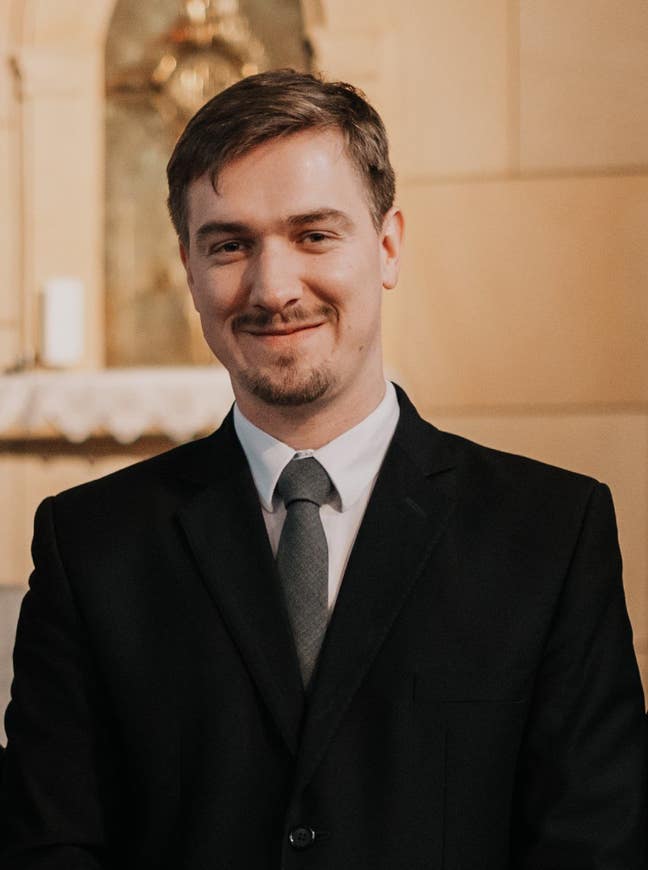 Looking for room to rent in a peaceful household Main Photo