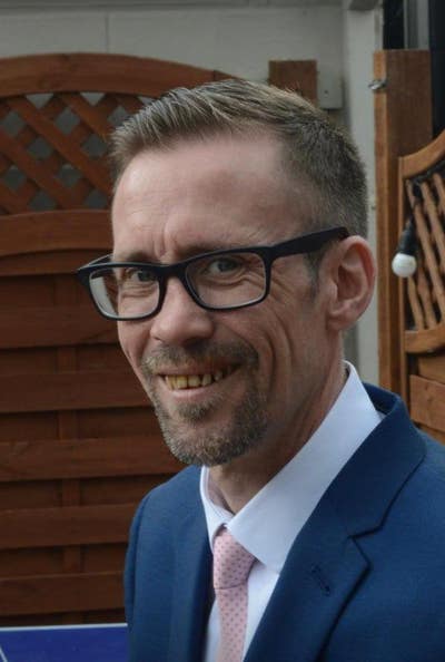 Professional Male seeks a single or double room Main Photo