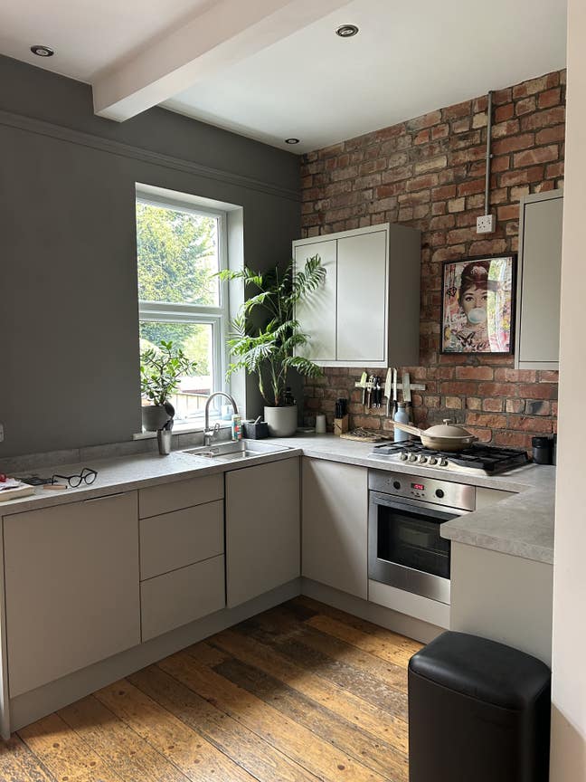 Double Bedroom with en-suite  Main Photo