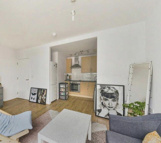 Emirates | Studio Flat  Main Photo