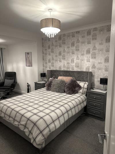 Large Double En Suit Room  Main Photo