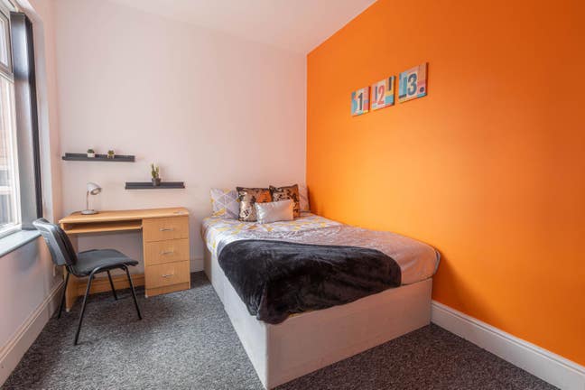 Two double rooms in the city centre available  Main Photo