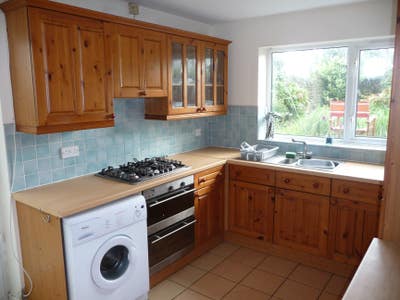 1 All-inclusive Double Room near Swansea centre Main Photo