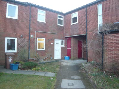 Double ensuite Room - Near Lister/Old Town Main Photo