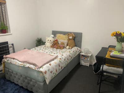 Furnished Double Room in Cranford – &pound;700/Month All Main Photo